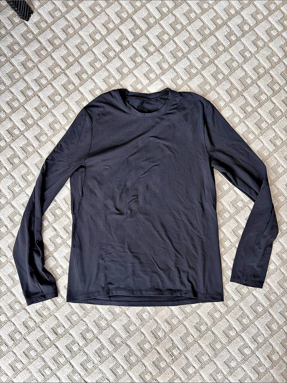 Lululemon Surge Warm Long Sleeve Athletic Top in Black Size Medium